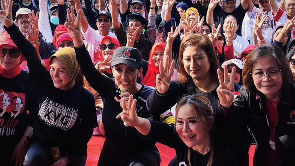 Keseruan Senam Bareng Ribuan Relawan Laju Indonesia di Karawang