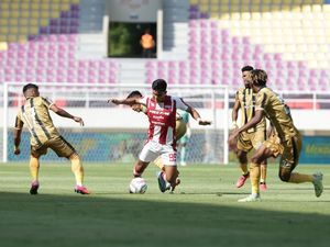 Comeback Dewa United Pecundangi Persis Solo Comeback Dewa United Pecundangi Persis Solo