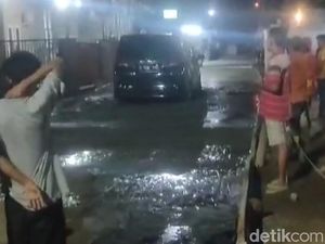 Pelajaran dari Alphard Nyangkut Gara-gara Terobos Jalan yang Masih Dicor Pelajaran dari Alphard Nyangkut Gara-gara Terobos Jalan yang Masih Dicor