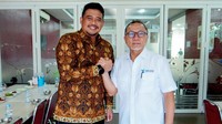 Akrab, Bobby Nasution Panggil Zulhas Ketum