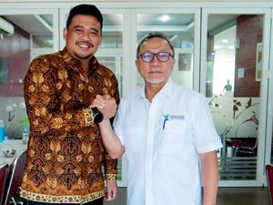 Akrab, Bobby Nasution Panggil Zulhas Ketum