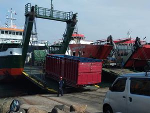 Libur Nataru, Pelabuhan Gilimanuk Mulai Padat Wisatawan Libur Nataru, Pelabuhan Gilimanuk Mulai Padat Wisatawan