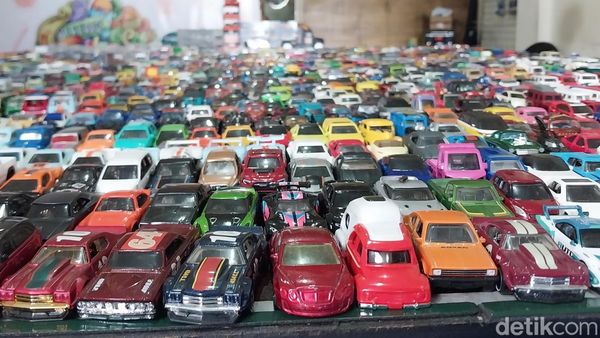 Keseruan Penghobi Diecast di Malang Pamerkan 2.512 Miniatur Mobil