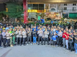 Polsek Cilandak Gandeng Ratusan Pokdarkamtibmas Patroli Bareng Jaga Wilayah Polsek Cilandak Gandeng Ratusan Pokdarkamtibmas Patroli Bareng Jaga Wilayah