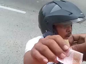 Viral Video Pungli Sopir Truk Modus Loloskan Timbangan Talang Kelapa Viral Video Pungli Sopir Truk Modus Loloskan Timbangan Talang Kelapa