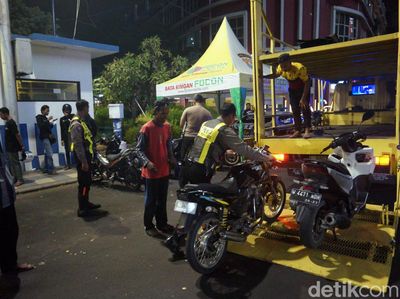 Puluhan Kendaraan Terjaring Razia Knalpot Brong di Surabaya