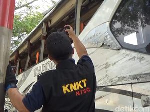KNKT Investigasi Kecelakaan Bus Maut di Tol Cipali KNKT Investigasi Kecelakaan Bus Maut di Tol Cipali