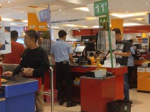 Bahagianya Pengunjung Transmart Full Day Sale Beli TV Rp 1 Jutaan