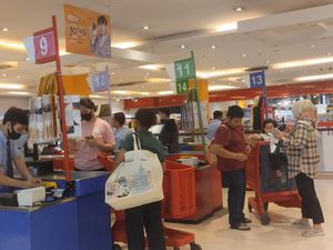 Banjir Diskon! TV 70 Inch Cuma 10 Juta di Transmart Full Day Sale