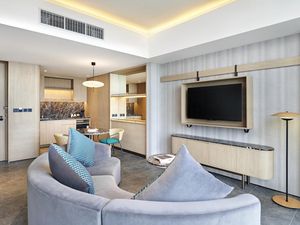 Potret Hotel & Showroom Furnitur Jadi Satu, Jadi yang Pertama