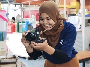 Berkat Bikin Konten, Sari Dapat Kerja Sebelum Lulus SMK & Biayai Kuliah Sendiri