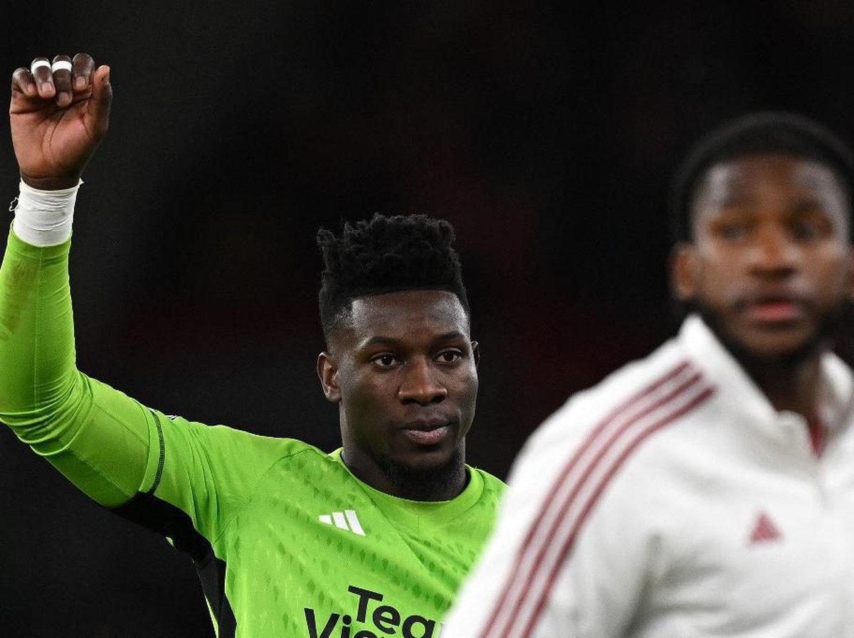 Andre Onana menegaskan Manchester United harus menang terus. (Foto: AFP/PAUL ELLIS)
