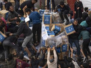 Imbas Kelaparan, Warga Gaza Menjarah Truk Bantuan di Rafah