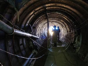 Israel Klaim Terowongan Hamas Dibuat Pakai 6.000 Ton Beton Israel Klaim Terowongan Hamas Dibuat Pakai 6.000 Ton Beton