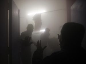 Situasi Kacau Rumah Sakit Terbesar di Gaza Seusai Diserang Israel Situasi Kacau Rumah Sakit Terbesar di Gaza Seusai Diserang Israel