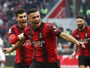 Debut Impian Simic: Cetak Gol, Milan Menang Debut Impian Simic: Cetak Gol, Milan Menang