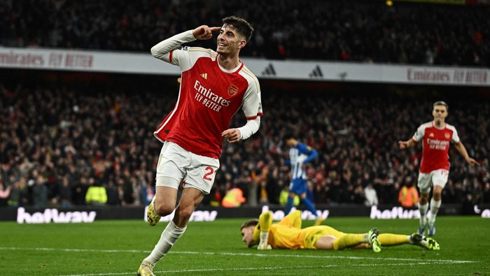 Soccer Football - Premier League - Arsenal v Brighton & Hove Albion - Emirates Stadium, London, Britain - December 17, 2023 Arsenals Kai Havertz celebrates scoring their second goal REUTERS/Dylan Martinez NO USE WITH UNAUTHORIZED AUDIO, VIDEO, DATA, FIXTURE LISTS, CLUB/LEAGUE LOGOS OR LIVE SERVICES. ONLINE IN-MATCH USE LIMITED TO 45 IMAGES, NO VIDEO EMULATION. NO USE IN BETTING, GAMES OR SINGLE CLUB/LEAGUE/PLAYER PUBLICATIONS.