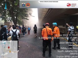 Kebakaran Terjadi di Blok M Square, Asap Tebal Membubung