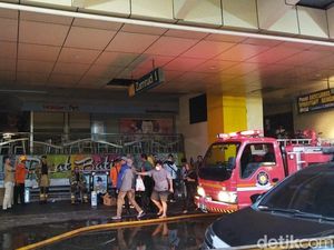 Kebakaran di Blok M Square Padam, Damkar Pastikan Tidak Ada Korban Kebakaran di Blok M Square Padam, Damkar Pastikan Tidak Ada Korban