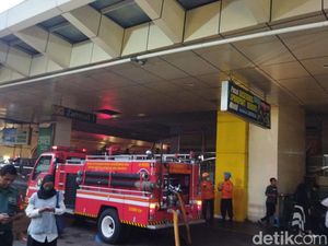 Kronologi Kebakaran di Blok M Square Kronologi Kebakaran di Blok M Square