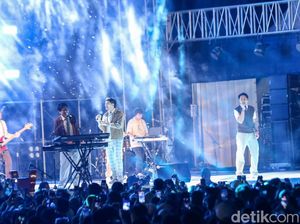 Nadin Amizah hingga Yovie & Nuno Semarakkan Banyuwangi Beach Jazz Festival Nadin Amizah hingga Yovie & Nuno Semarakkan Banyuwangi Beach Jazz Festival
