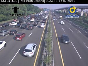 Senin Pagi Lalin Tol Jagorawi Padat di Sejumlah Titik