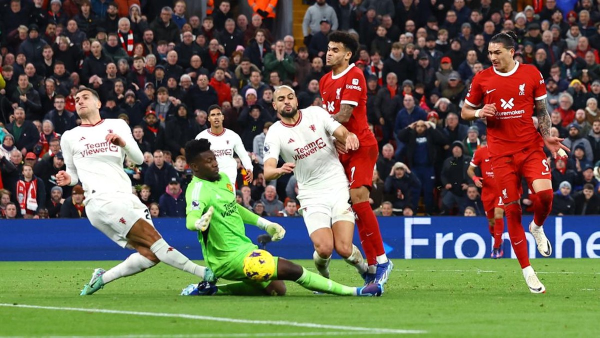MU dan Liverpool akan saling bertemu di delapan besar Piala FA musim ini. Foto: REUTERS/MOLLY DARLINGTON