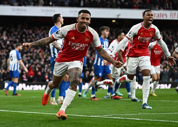 Soccer Football - Premier League - Arsenal v Brighton & Hove Albion - Emirates Stadium, London, Britain - December 17, 2023 Arsenal's Gabriel Jesus celebrates scoring their first goal REUTERS/Dylan Martinez NO USE WITH UNAUTHORIZED AUDIO, VIDEO, DATA, FIXTURE LISTS, CLUB/LEAGUE LOGOS OR 'LIVE' SERVICES. ONLINE IN-MATCH USE LIMITED TO 45 IMAGES, NO VIDEO EMULATION. NO USE IN BETTING, GAMES OR SINGLE CLUB/LEAGUE/PLAYER PUBLICATIONS.