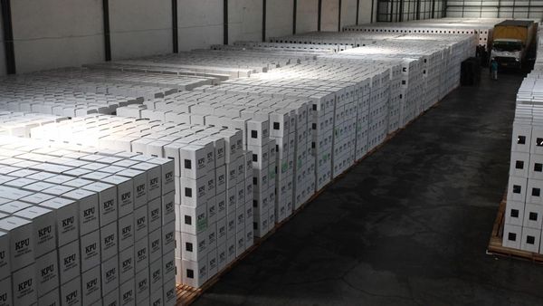 Intip Gudang Logistik Pemilu 2024 di Surabaya