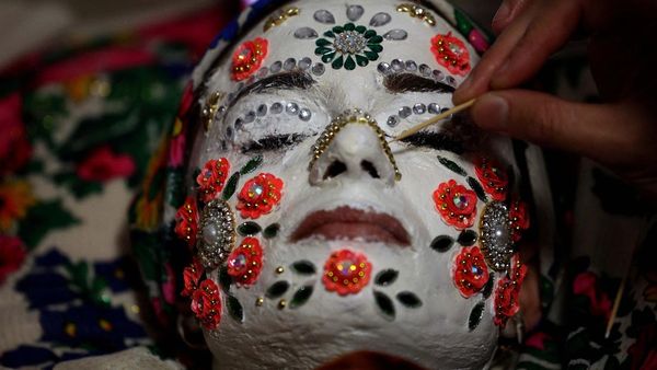 Melihat Pernikahan Tradisional Muslim Bulgaria