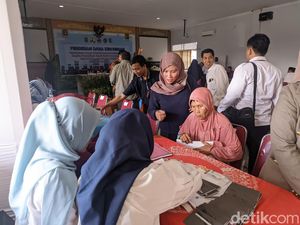 Warga Sayung Demak Pilih Uruk Tambak Demi Uang Ganti Rugi Tol Setara NJOP Warga Sayung Demak Pilih Uruk Tambak Demi Uang Ganti Rugi Tol Setara NJOP