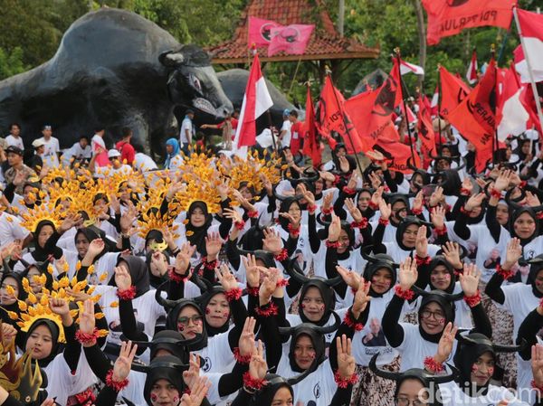 Ragam Aksi Pendukung Ganjar di Magelang, Emak-Emak hingga Replika Banteng
