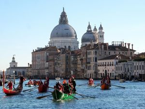 9 Destinasi Wisata Populer yang Kena Pajak Turis