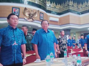 Sempat Tanya Kabar, SBY Akhirnya Batal Temui Wartawan Usai Acara di Klaten Sempat Tanya Kabar, SBY Akhirnya Batal Temui Wartawan Usai Acara di Klaten