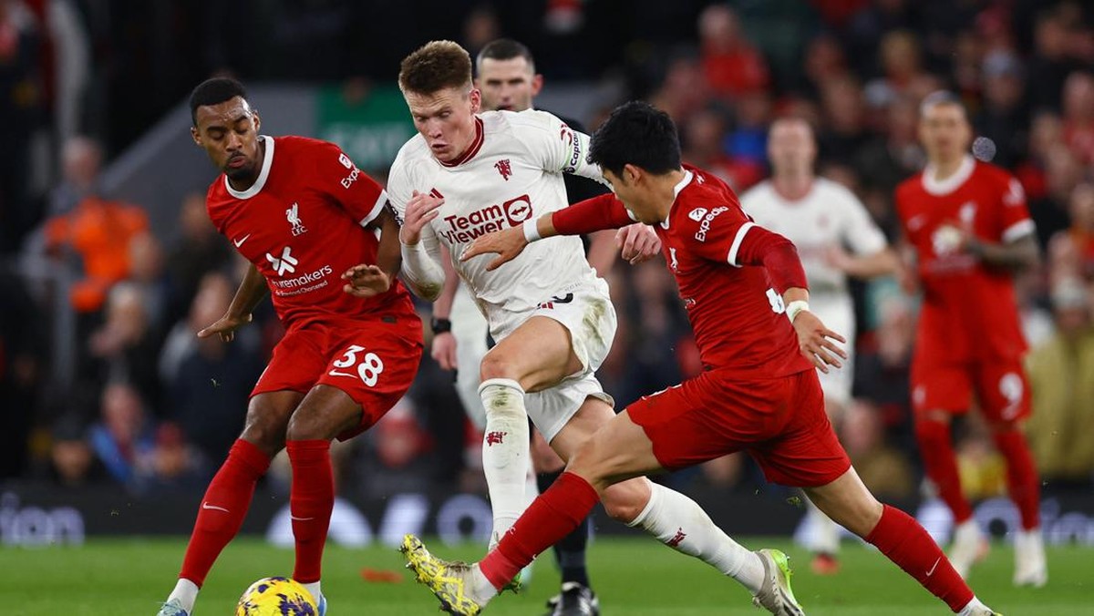 Liverpool vs MU di babak pertama. (Foto: REUTERS/MOLLY DARLINGTON)