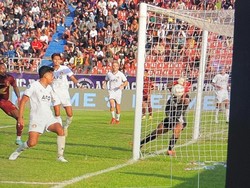 Persik Kediri Vs PSM Makassar Dihentikan Usai Gol Yuran Disahkan Wasit