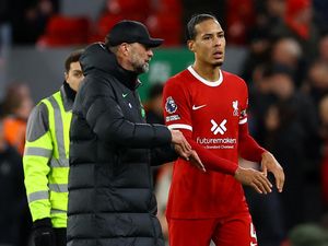 Van Dijk Santai Disebut Arogan oleh Roy Keane