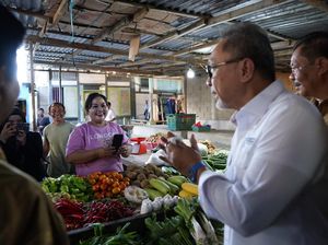 Zulhas Hadirkan Gerakan Pangan Murah di Sambas, Warga: Semoga Berlanjut