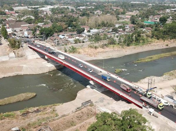 Penampakan Jembatan di Jatim Dipermak Ulang