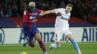 Striker Artem Dovbyk rumornya diincar Chelsea dan Atletico Madrid (AP)