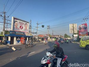 2 Baliho Capres di Atas Pos Polisi Mojokerto, Bawaslu: Yang Pasang Vendor 2 Baliho Capres di Atas Pos Polisi Mojokerto, Bawaslu: Yang Pasang Vendor