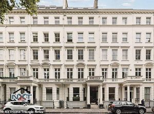 Frustasi Susah Cari Parkir, Sopir Ini Beli Balkon Rp 686 Juta buat Parkir Doang Frustasi Susah Cari Parkir, Sopir Ini Beli Balkon Rp 686 Juta buat Parkir Doang