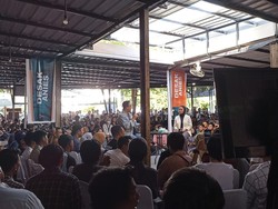 Anies Banggakan Hamdan Zoelva di Depan Milenial: Lulus MK dengan Baik