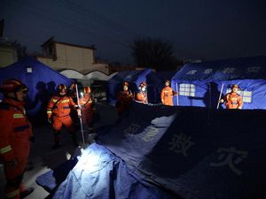 Musim Dingin Jadi Mimpi Buruk Bagi Pengungsi Gempa China