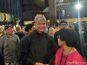 Ganjar Hadiri Dies Natalis UGM Meski Cuti Ketum KAGAMA, Ini Kata Kampus