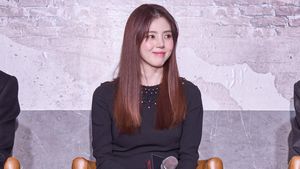 Han So Hee Anggun Bergaun Hitam di Konferensi Pers Gyeongseong Creature
