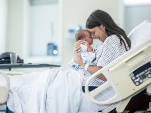 Respons Masyarakat soal Ibu Pekerja Bisa Cuti Melahirkan 6 Bulan Respons Masyarakat soal Ibu Pekerja Bisa Cuti Melahirkan 6 Bulan