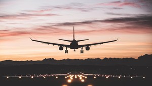 Video: Pemerintah Batasi Kenaikan Tiket Pesawat Maks 13%