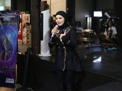 Jenita Janet Terharu Lihat 3 ODGJ Binaannya Rilis Single Perdana