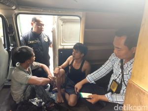 Detik-detik Kakak-Adik Bunuh Pasutri, Korban Diserang Saat Tidur Detik-detik Kakak-Adik Bunuh Pasutri, Korban Diserang Saat Tidur